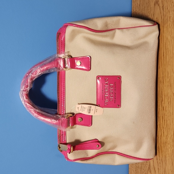 Victoria's Secret Handbags - NWT! Victoria's Secret small satchel
